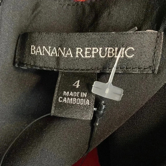 🎉HOST PICK 🎉Banana Republic | Floral Flutter Sleeve Shift Dress - Picture 8 of 10